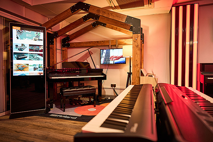 2022-GPX-Roland-London-Store-Grand-Piano-700.jpg