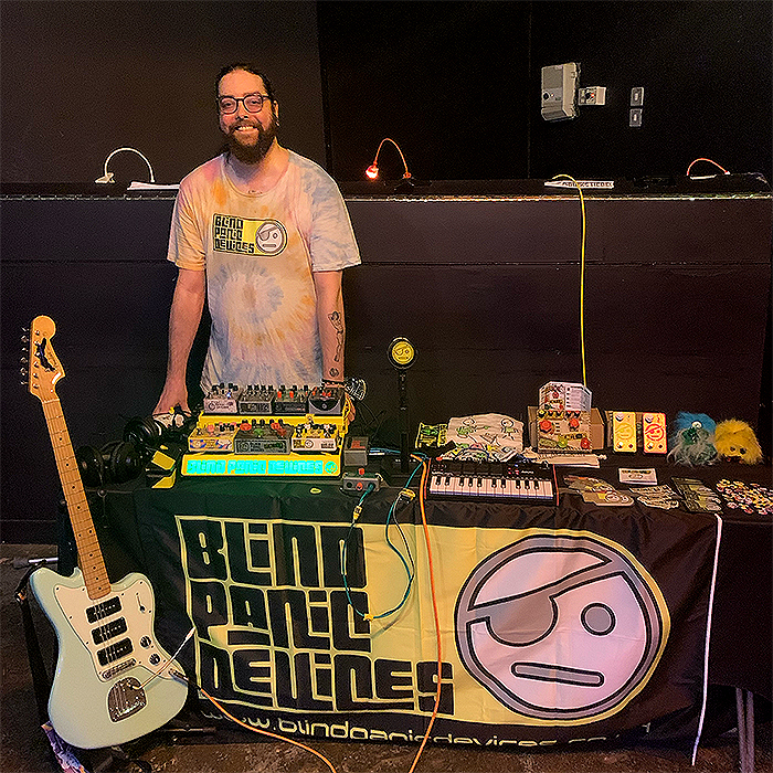 2025-GPX-Glasgow-Blind-Panic-Stand-700.jpg 2025-GPX-Glasgow-Blind-Panic-Stand-700.jpg