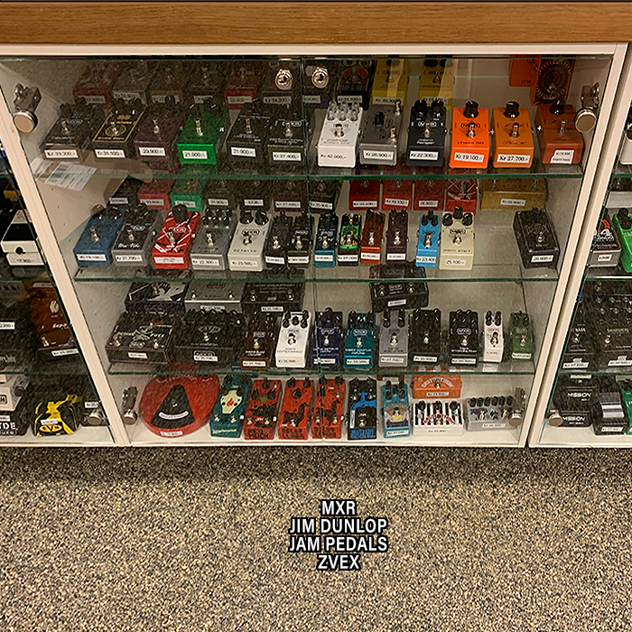 2025-GPX-Tonastodin-Desk-Cabinet-2-700.jpg 2025-GPX-Tonastodin-Desk-Cabinet-2-700.jpg